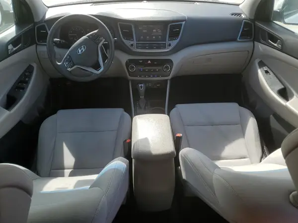 KM8J33A40JU715090 2018 HYUNDAI TUCSON - Image 8