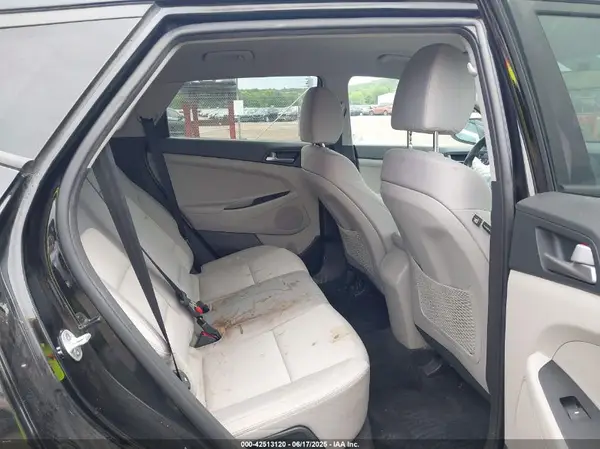 KM8J33A40JU719253 2018 HYUNDAI TUCSON - Image 8