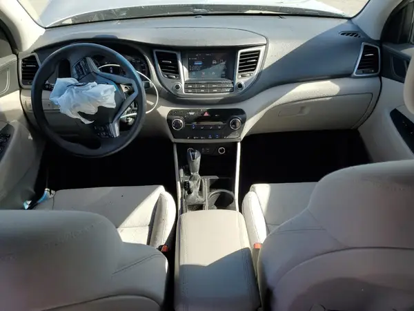 KM8J33A40JU719592 2018 HYUNDAI TUCSON - Image 8