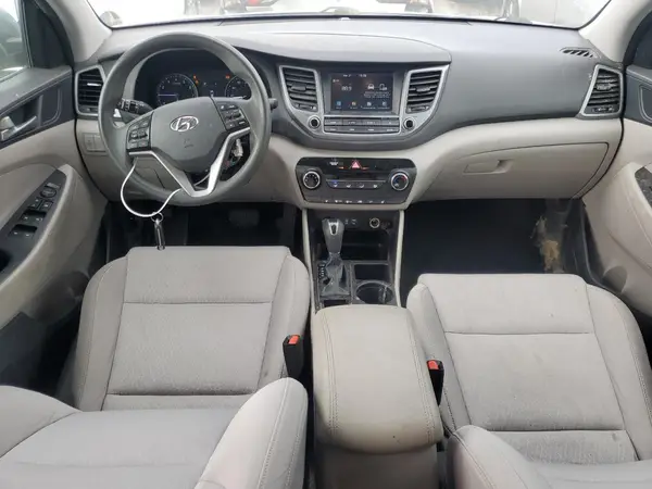 KM8J33A40JU724680 2018 HYUNDAI TUCSON - Image 8