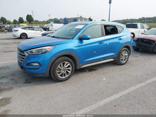 KM8J33A40JU725392 2018 HYUNDAI TUCSON - Image 2