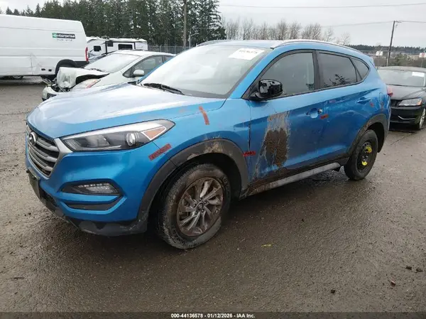 KM8J33A40JU725537 2018 HYUNDAI TUCSON - Image 2