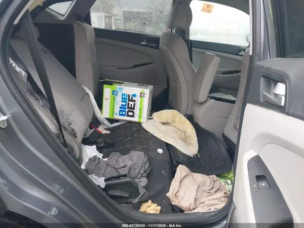 KM8J33A40JU725831 2018 HYUNDAI TUCSON - Image 8