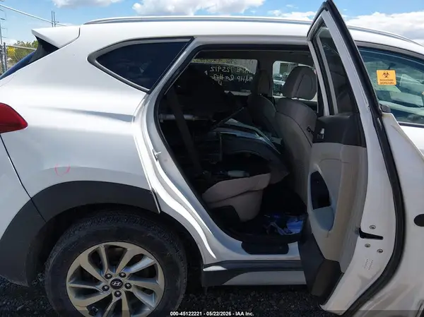 KM8J33A40JU725912 2018 HYUNDAI TUCSON - Image 8
