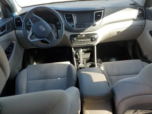 KM8J33A40JU735842 2018 HYUNDAI TUCSON - Image 8