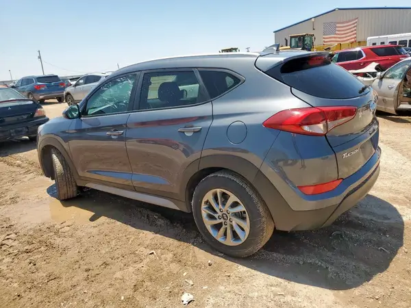 KM8J33A40JU746548 2018 HYUNDAI TUCSON - Image 2
