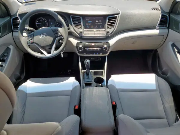 KM8J33A40JU746548 2018 HYUNDAI TUCSON - Image 8