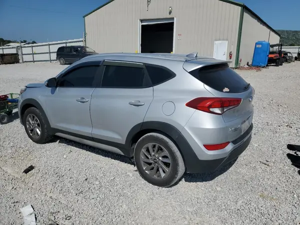 KM8J33A40JU746730 2018 HYUNDAI TUCSON - Image 2