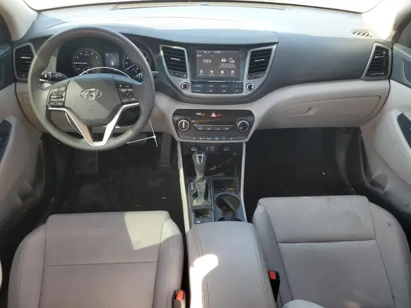 KM8J33A40JU746730 2018 HYUNDAI TUCSON - Image 8