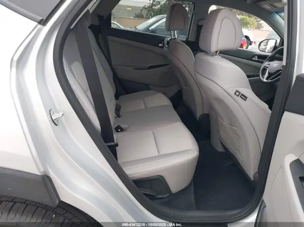 KM8J33A40JU758151 2018 HYUNDAI TUCSON - Image 8
