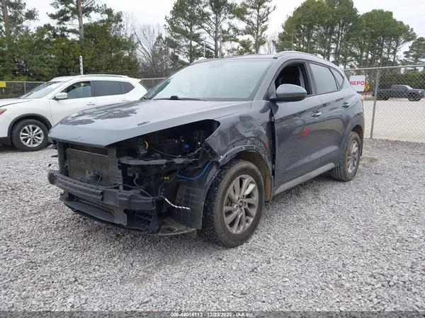KM8J33A40JU765682 2018 HYUNDAI TUCSON - Image 2