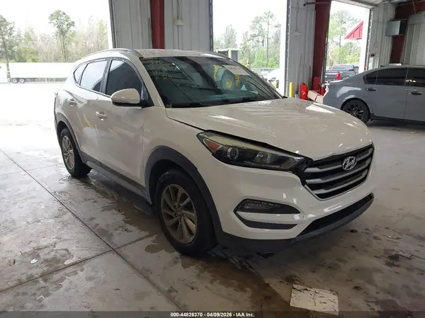 KM8J33A40JU769831 2018 HYUNDAI TUCSON - Image 1