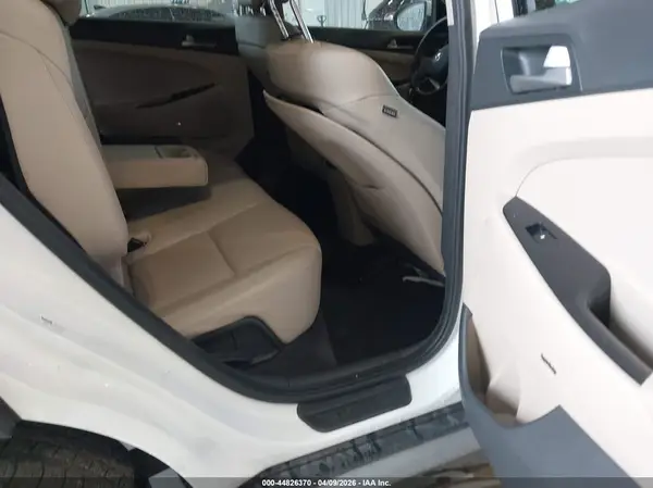 KM8J33A40JU769831 2018 HYUNDAI TUCSON - Image 8