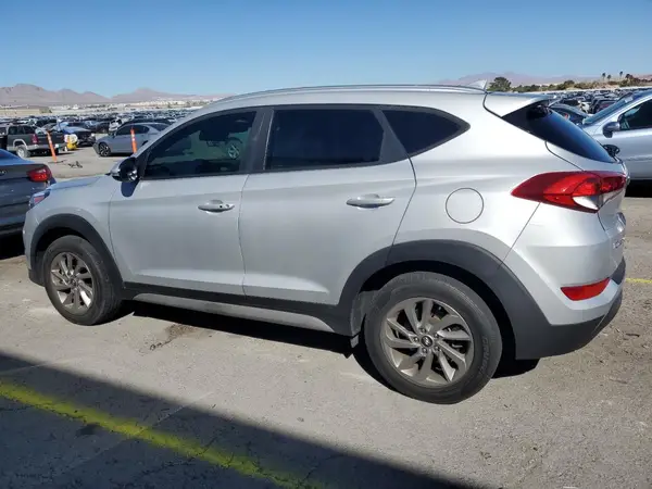 KM8J33A40JU771157 2018 HYUNDAI TUCSON - Image 2