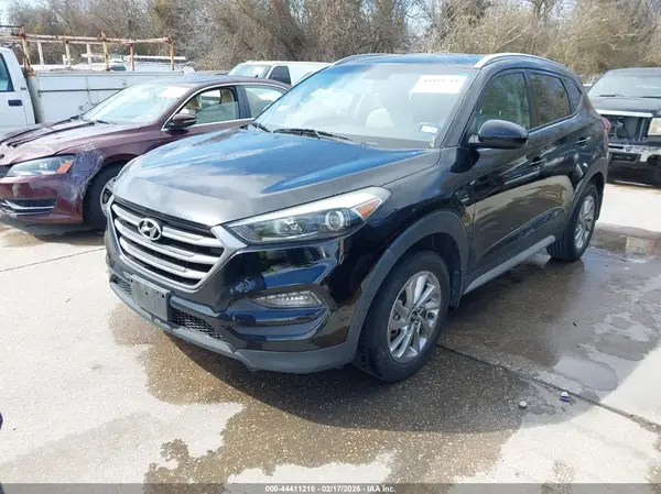 KM8J33A40JU790999 2018 HYUNDAI TUCSON - Image 2