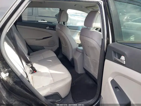 KM8J33A40JU790999 2018 HYUNDAI TUCSON - Image 8