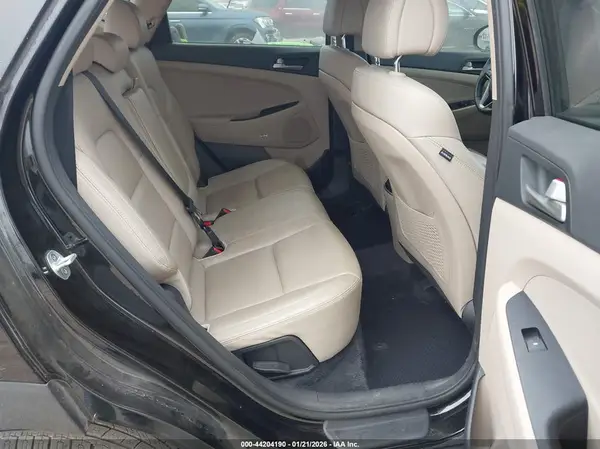 KM8J33A40JU803671 2018 HYUNDAI TUCSON - Image 8