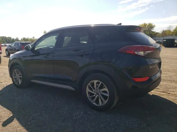 KM8J33A40JU803993 2018 HYUNDAI TUCSON - Image 2