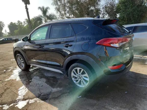 KM8J33A40JU814475 2018 HYUNDAI TUCSON - Image 2