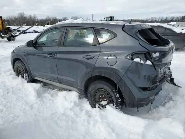 KM8J33A40JU826822 2018 HYUNDAI TUCSON - Image 2