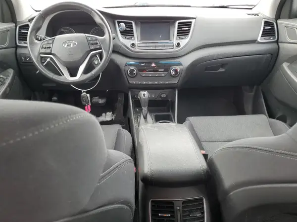 KM8J33A40JU826822 2018 HYUNDAI TUCSON - Image 8