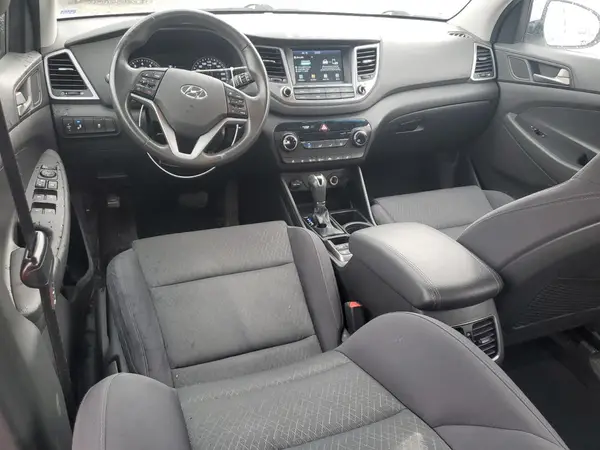 KM8J33A40JU830742 2018 HYUNDAI TUCSON - Image 8