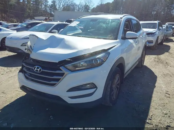 KM8J33A40JU836430 2018 HYUNDAI TUCSON - Image 2