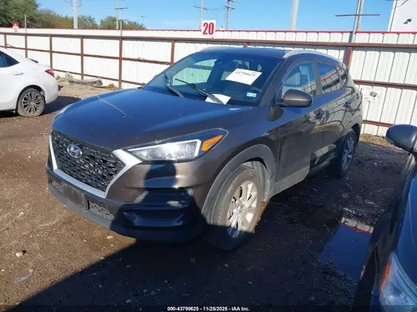 KM8J33A40KU865976 2019 HYUNDAI TUCSON - Image 2
