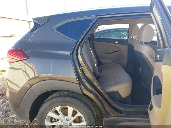 KM8J33A40KU865976 2019 HYUNDAI TUCSON - Image 8