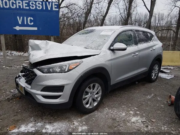 KM8J33A40KU996230 2019 HYUNDAI TUCSON - Image 2