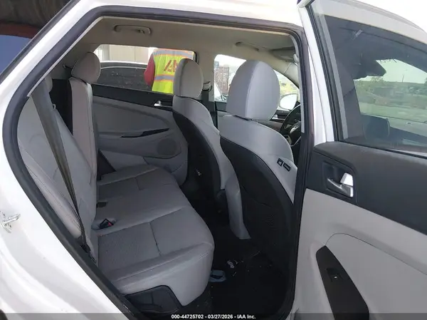 KM8J33A40MU300145 2021 HYUNDAI TUCSON - Image 8