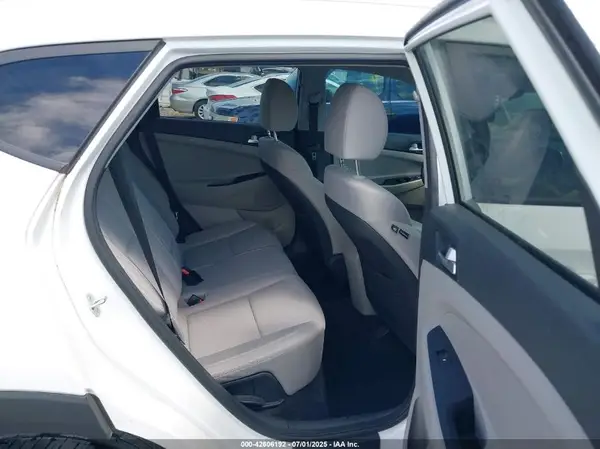 KM8J33A40MU318189 2021 HYUNDAI TUCSON - Image 8