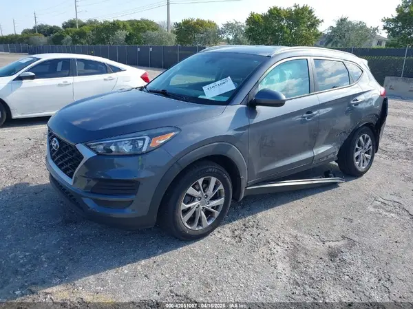 KM8J33A40MU323196 2021 HYUNDAI TUCSON - Image 2