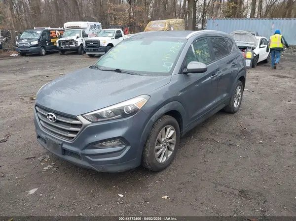 KM8J33A41GU050550 2016 HYUNDAI TUCSON - Image 2