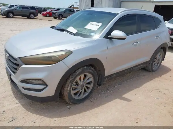 KM8J33A41GU106857 2016 HYUNDAI TUCSON - Image 2