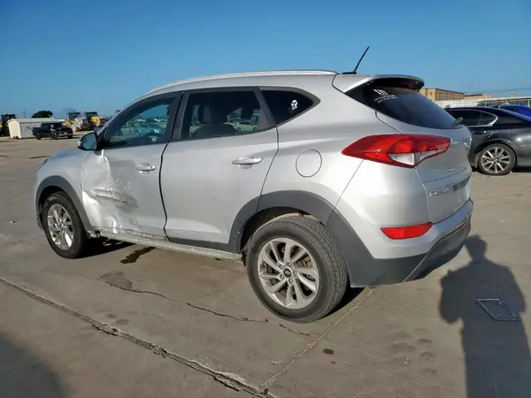 KM8J33A41GU134173 2016 HYUNDAI TUCSON - Image 2