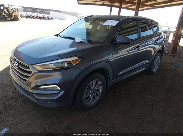 KM8J33A41GU176827 2016 HYUNDAI TUCSON - Image 2