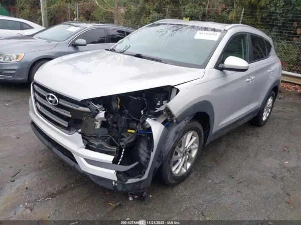 KM8J33A41GU215237 2016 HYUNDAI TUCSON - Image 2