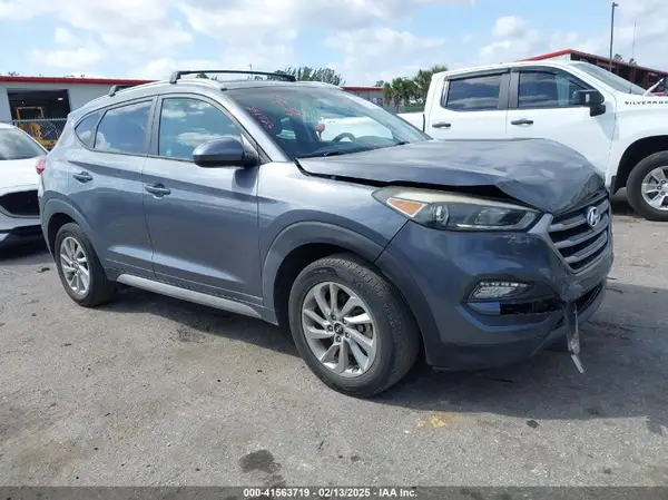 KM8J33A41HU251723 2017 HYUNDAI TUCSON - Image 1