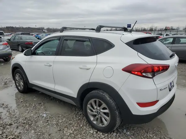 KM8J33A41HU271129 2017 HYUNDAI TUCSON - Image 2