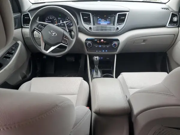 KM8J33A41HU271129 2017 HYUNDAI TUCSON - Image 8