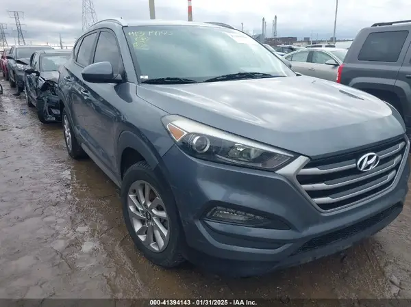 KM8J33A41HU275178 2017 HYUNDAI TUCSON - Image 1
