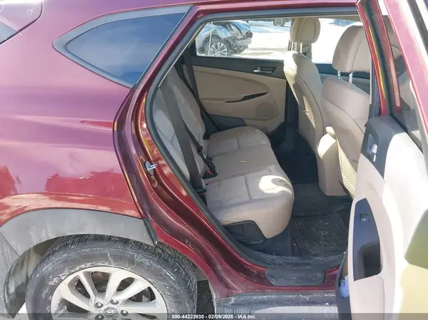 KM8J33A41HU276489 2017 HYUNDAI TUCSON - Image 8