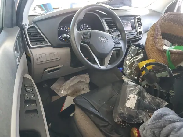 KM8J33A41HU299464 2017 HYUNDAI TUCSON - Image 8