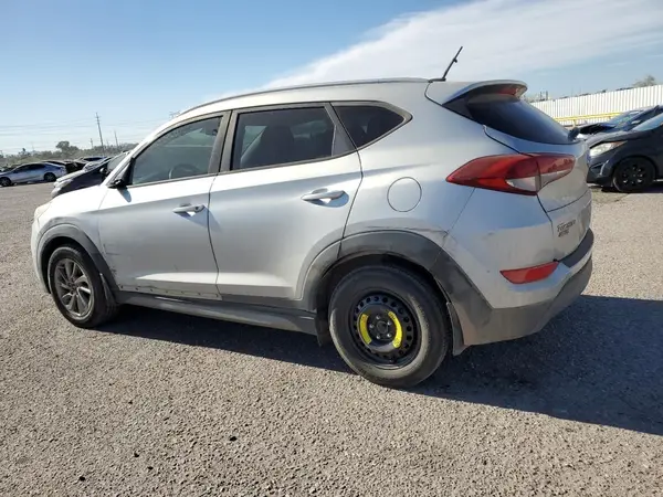 KM8J33A41HU301696 2017 HYUNDAI TUCSON - Image 2