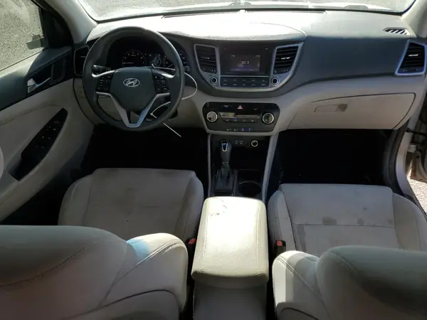 KM8J33A41HU301696 2017 HYUNDAI TUCSON - Image 8