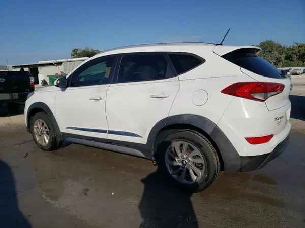 KM8J33A41HU311077 2017 HYUNDAI TUCSON - Image 2