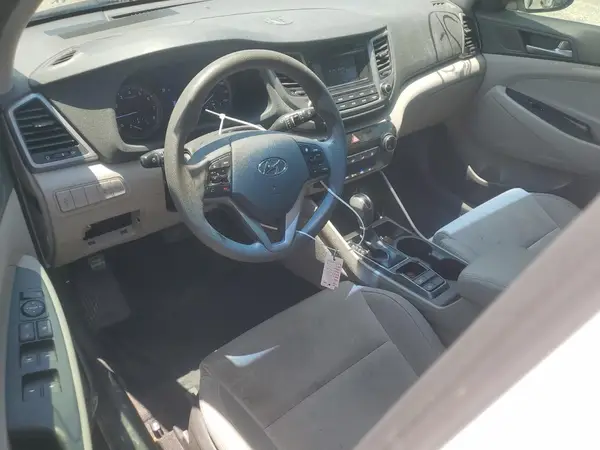 KM8J33A41HU311077 2017 HYUNDAI TUCSON - Image 8