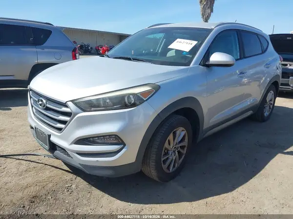 KM8J33A41HU329353 2017 HYUNDAI TUCSON - Image 2