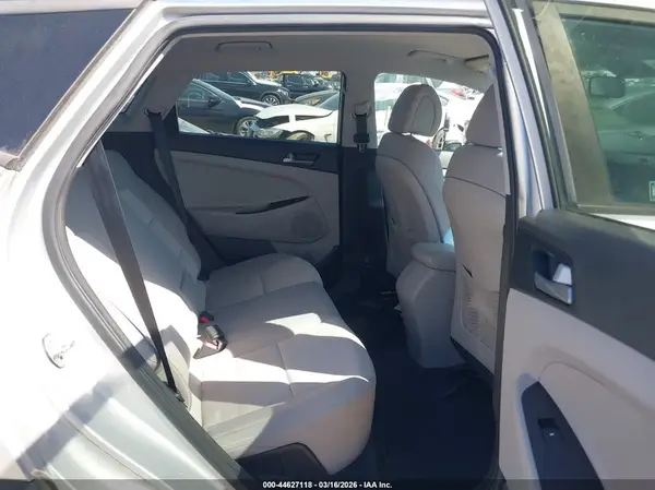 KM8J33A41HU329353 2017 HYUNDAI TUCSON - Image 8